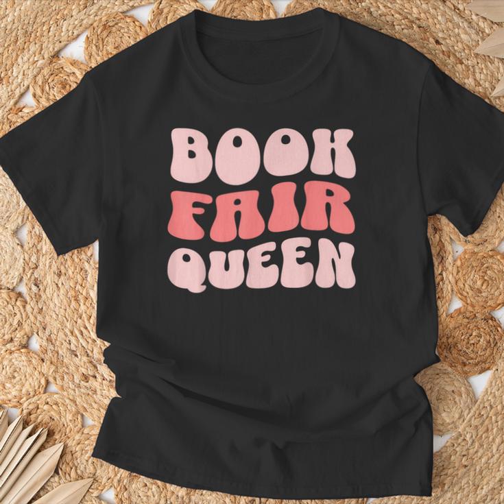 Book Fair Queen Women Library T-Shirt Gifts for Old Men