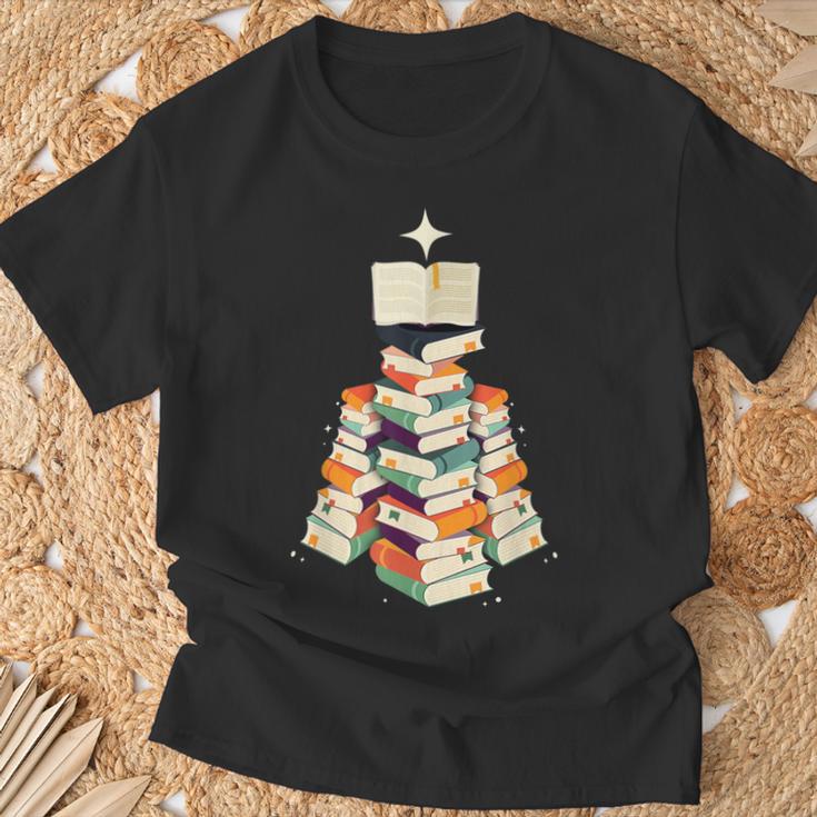 Book Lover Bookworm Librarian Merry Christmas Tree T-Shirt Gifts for Old Men