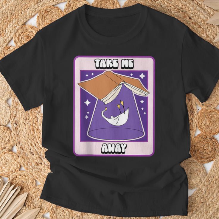 Book Lover Goose Take Me Away UFO Book Humor T-Shirt Gifts for Old Men