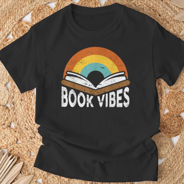 Book Vibes Bookworm Writer T-Shirt Gifts for Old Men