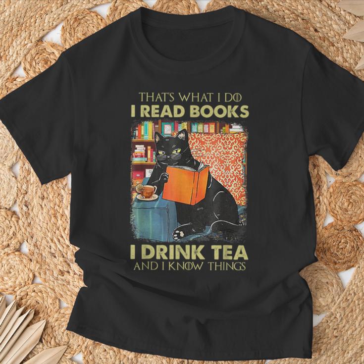 Bunny That's What I Do I Read Books And I Know Things T-Shirt Gifts for Old Men