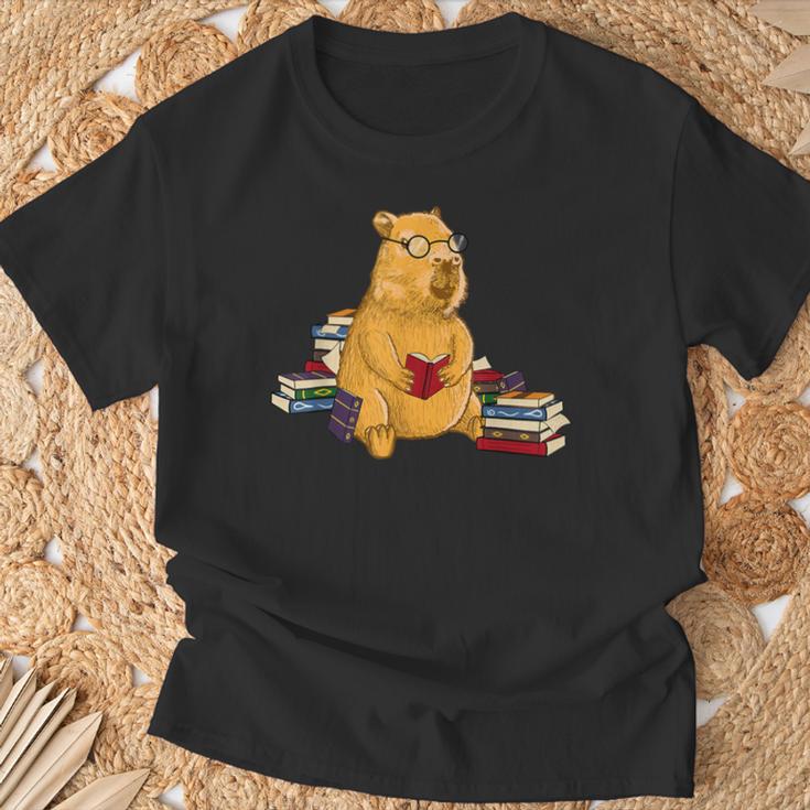 Capybara Reading Books T-Shirt Gifts for Old Men Capybara Reading Books T-Shirt Gifts for Old Men