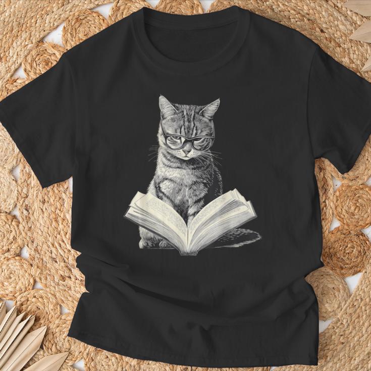 Cat Bookworm Reading Book Graphic T-Shirt Gifts for Old Men