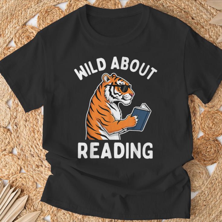 Cool Tiger Reading Book Wild About Reading Kids Books Reader T-Shirt Gifts for Old Men