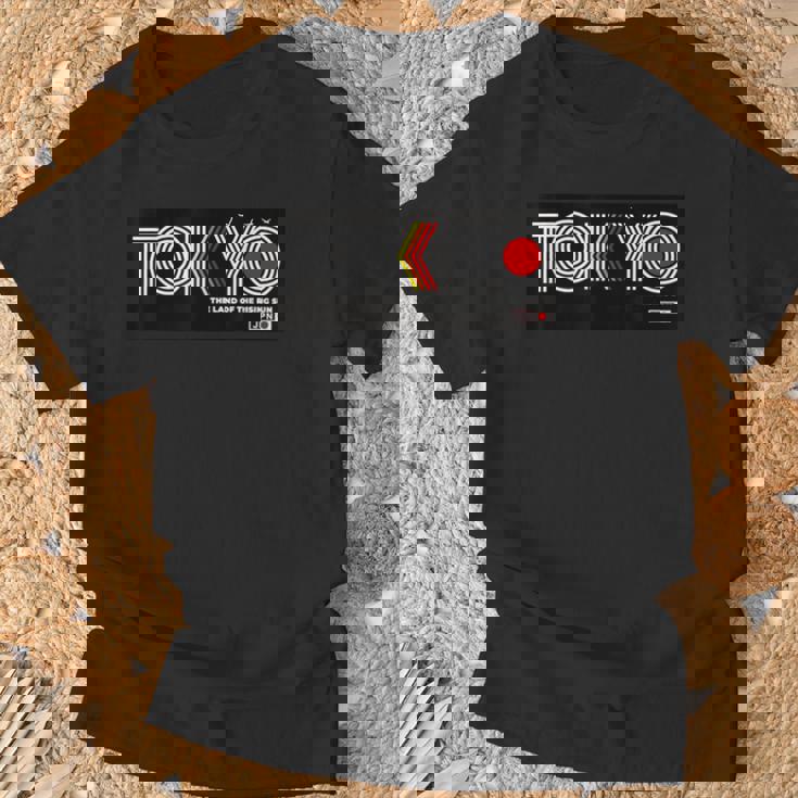 Cool Tokyo Japan Outfit Illustration Graphic Cool s Tシャツ 高齢者への贈り物