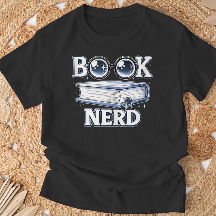 Cute Book Nerd Typography Minimalist Bookworm Fan T-Shirt Gifts for Old Men Cute Book Nerd Typography Minimalist Bookworm Fan T-Shirt Gifts for Old Men