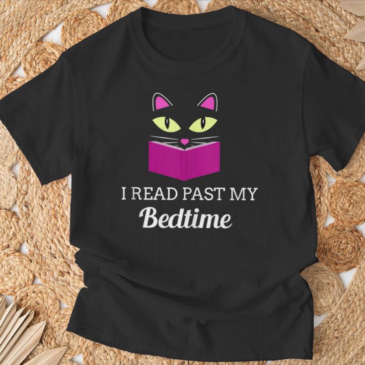 Cute Cat Reading Book Lover Graphic T-Shirt Gifts for Old Men