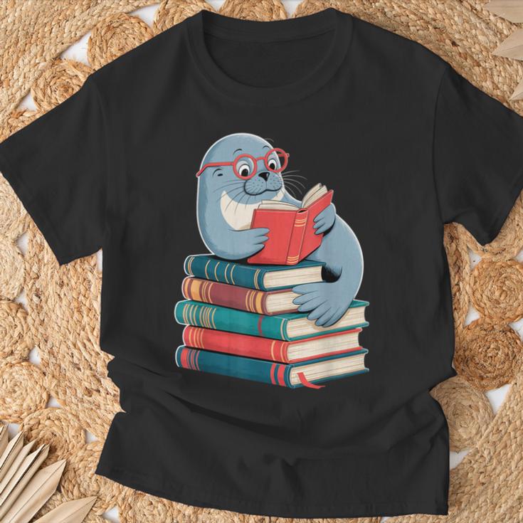 Cute Reading Seal On Books Book Lover T-Shirt Gifts for Old Men