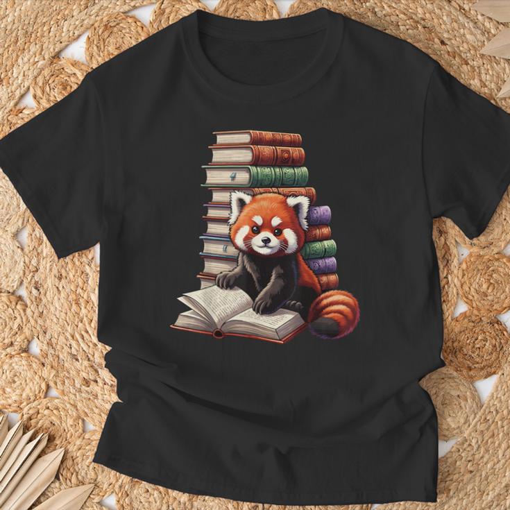Cute Red Panda Reading Book Animal Bookworm T-Shirt Gifts for Old Men