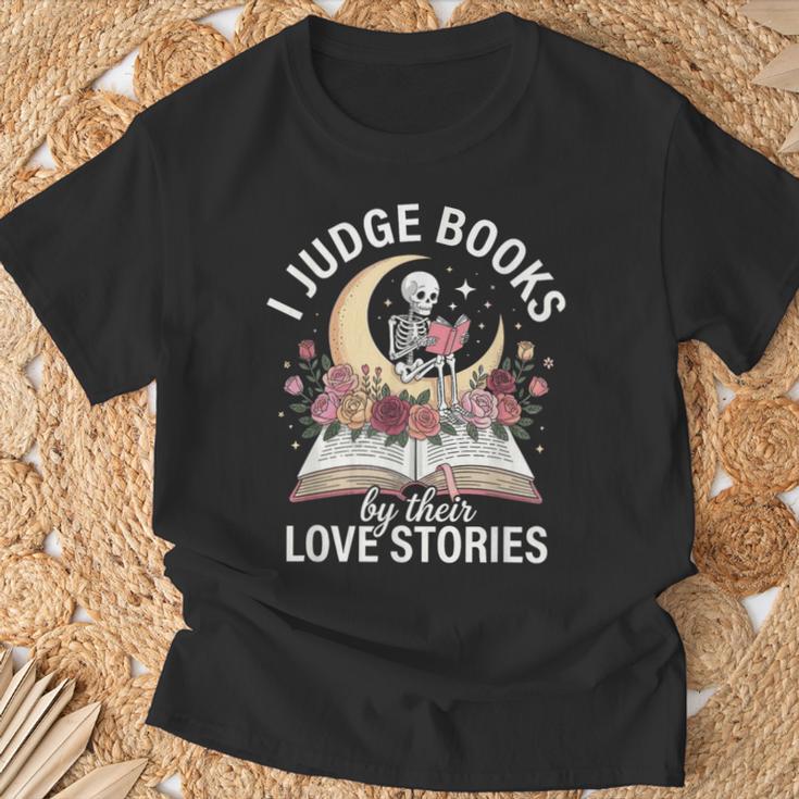 Dark Romance Reader Women Judge Books By Their Love Stories T-Shirt Gifts for Old Men Dark Romance Reader Women Judge Books By Their Love Stories T-Shirt Gifts for Old Men
