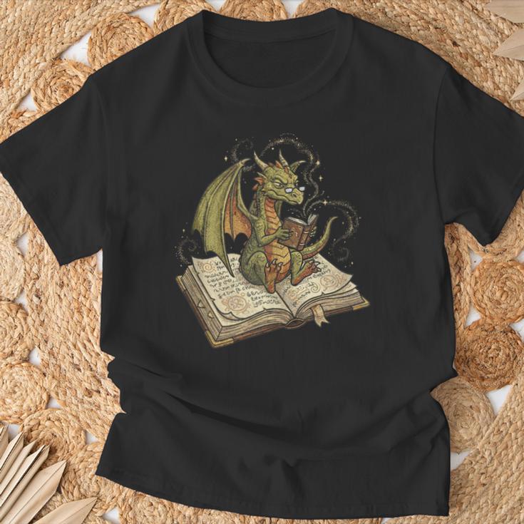 Dragon Bookworm Reading Fantasy Book Graphic Art T-Shirt Gifts for Old Men Dragon Bookworm Reading Fantasy Book Graphic Art T-Shirt Gifts for Old Men