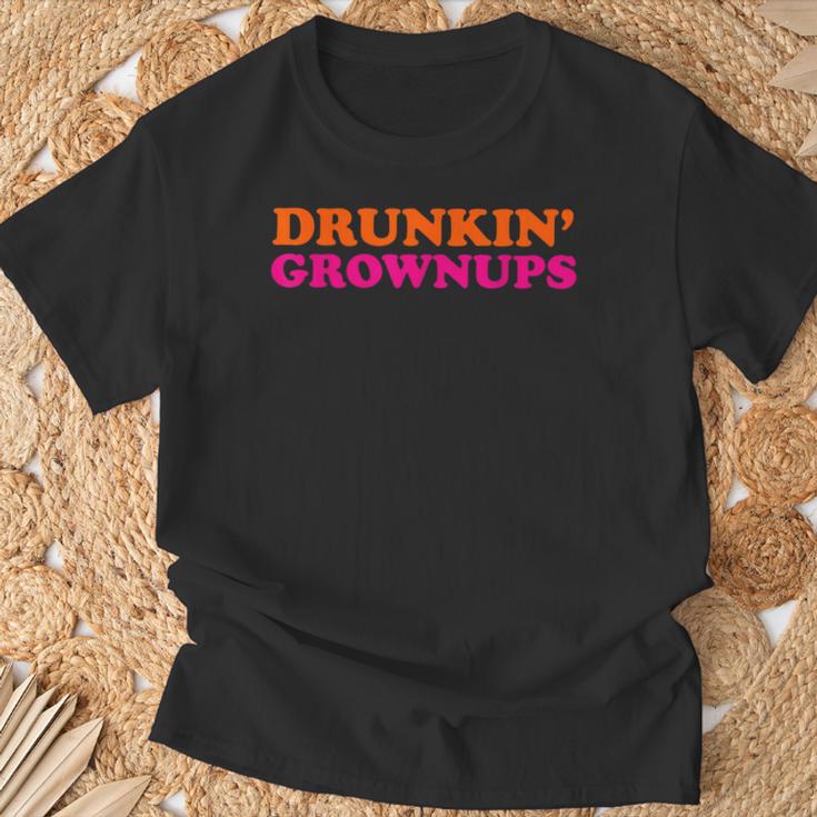 Drunken Grownups Lustige Frauen Und Männer Trinkgeschenke T-Shirt Geschenke für alte Männer