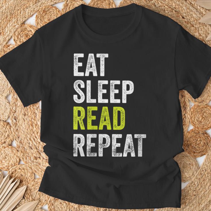 Eat Sleep Read Repeat Book Reader Bookworm T-Shirt Gifts for Old Men