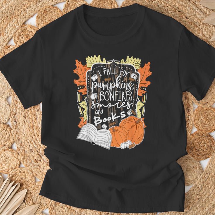 I Fall For Pumpkins Bonfires S'Mores Books Halloween Reader T-Shirt Gifts for Old Men