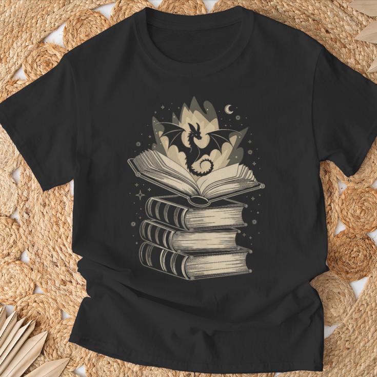 Fantasy Dragon & Books Magical Reader T-Shirt Gifts for Old Men