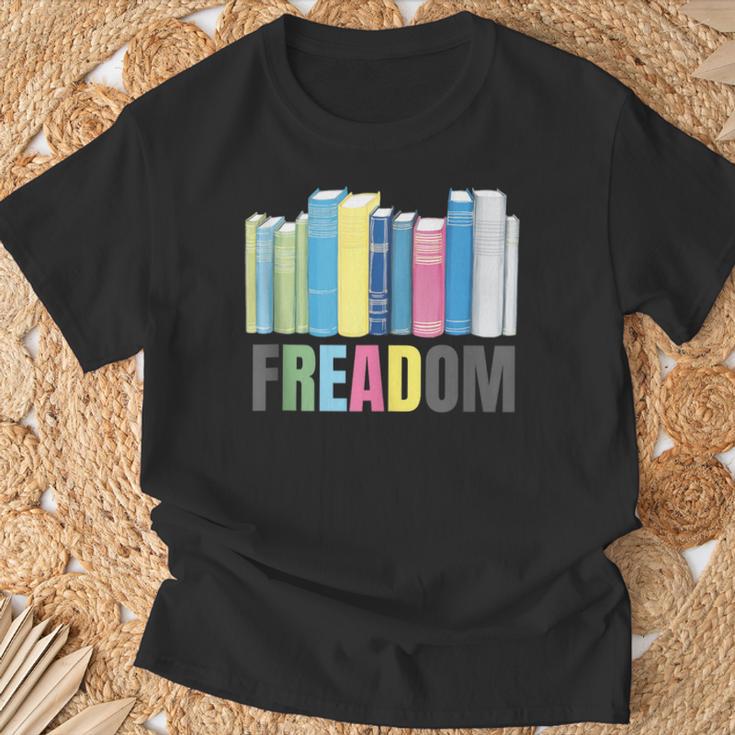 Freadom Books Reader Librarian Reading T-Shirt Gifts for Old Men
