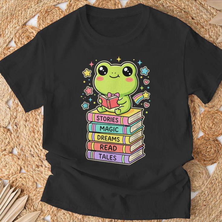 Frog Reading Books Bookworm Librarian T-Shirt Gifts for Old Men