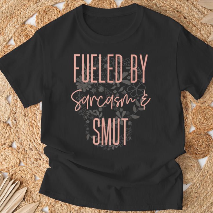 Fueled By Sarcasm Smut Romance Book Lover Sarcastic Women T-Shirt Gifts for Old Men