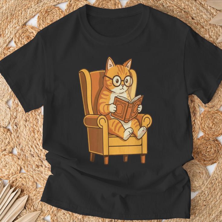 Ginger Tabby Cat Reading Book Glasses Retro Illustration T-Shirt Gifts for Old Men