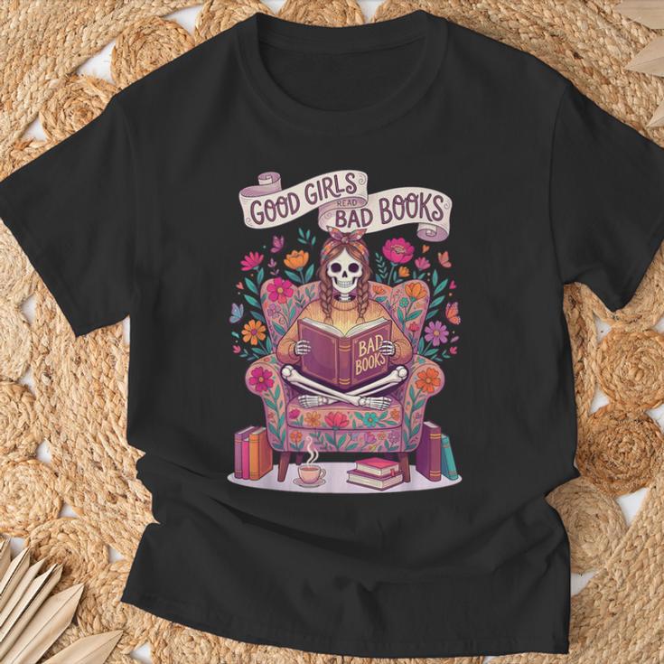 Good Girl Read Bad Books Skeleton Reading Bookworm T-Shirt Gifts for Old Men