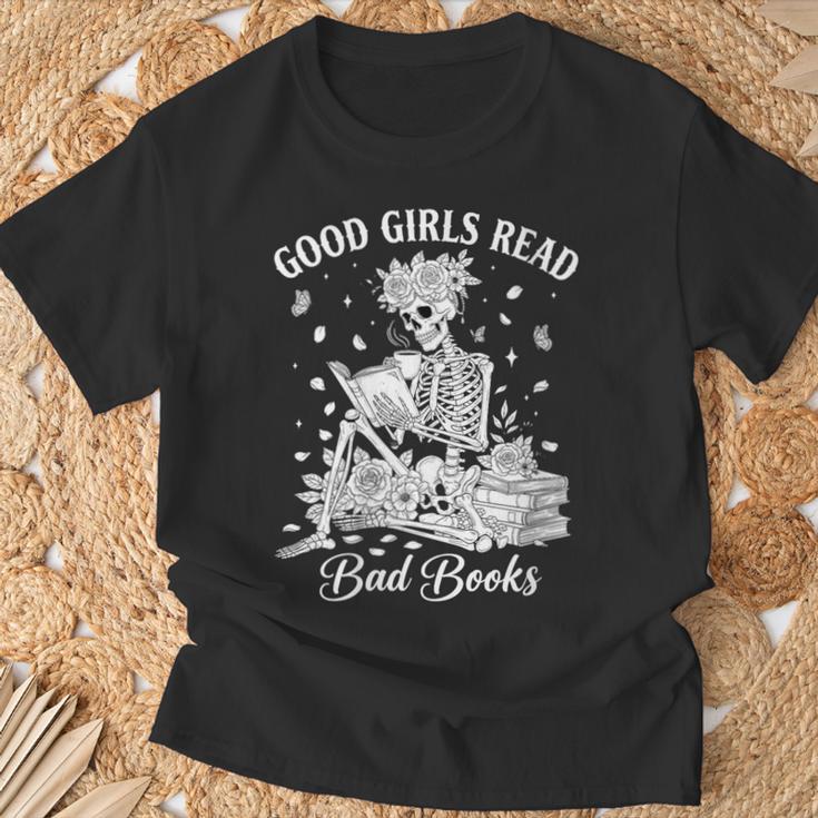 Good Girls Read Bad Books Skeleton Reading Book Halloween T-Shirt Gifts for Old Men