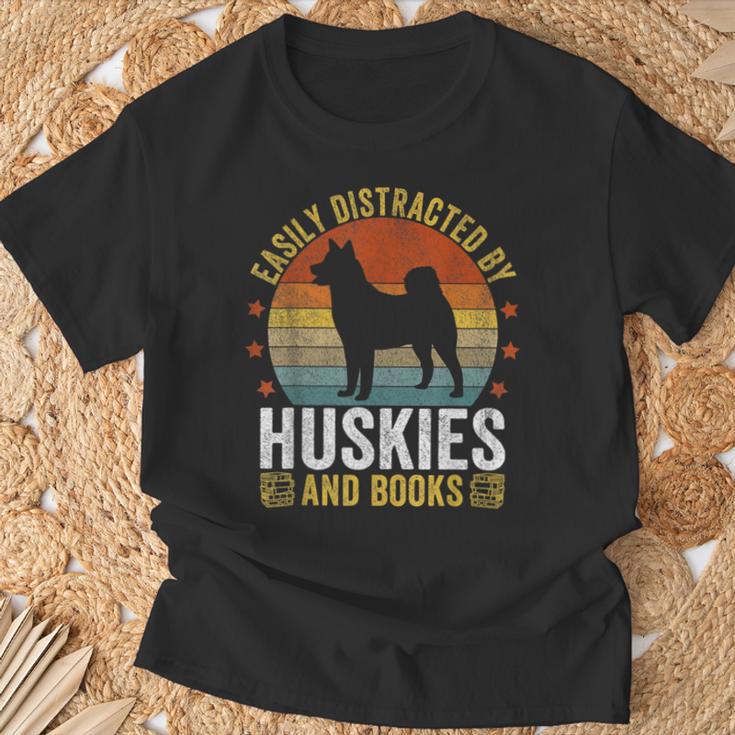 Huskies And Books Husky Mom Husky Dad Retro Vintage Reading T-Shirt Gifts for Old Men