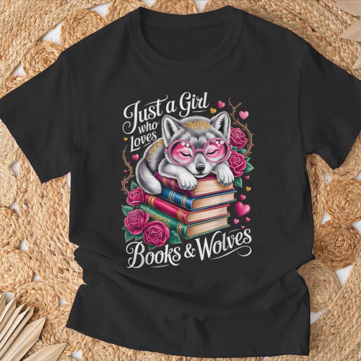 Just A Girl Who Loves Books And Wolves Cute Reading Nerd T-Shirt Gifts for Old Men