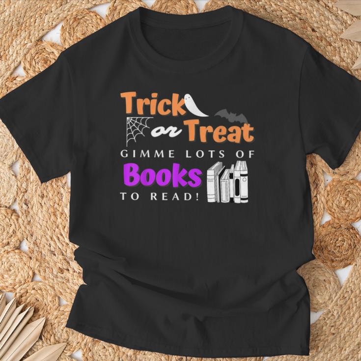 Librarian Halloween Trick Or Treat Bat & Books T-Shirt Gifts for Old Men Librarian Halloween Trick Or Treat Bat & Books T-Shirt Gifts for Old Men
