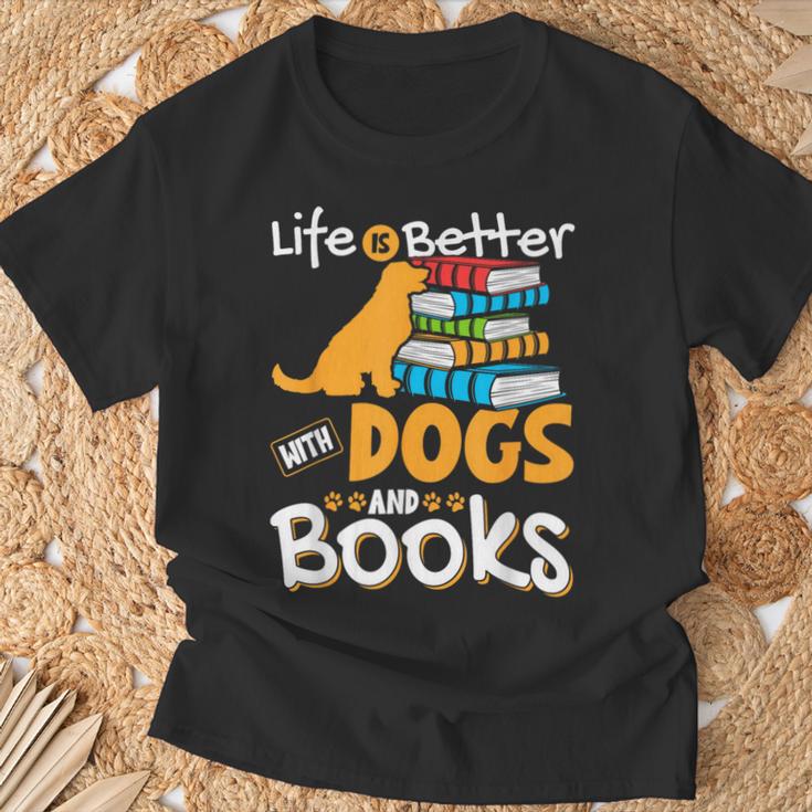 Life Is Better With Dogs And Books Bookworm Reader Reading T-Shirt Gifts for Old Men