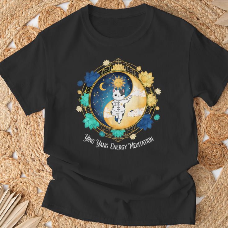 Life Happens 太極拳は猫陰陽エネルギー瞑想を助ける Tシャツ 高齢者への贈り物