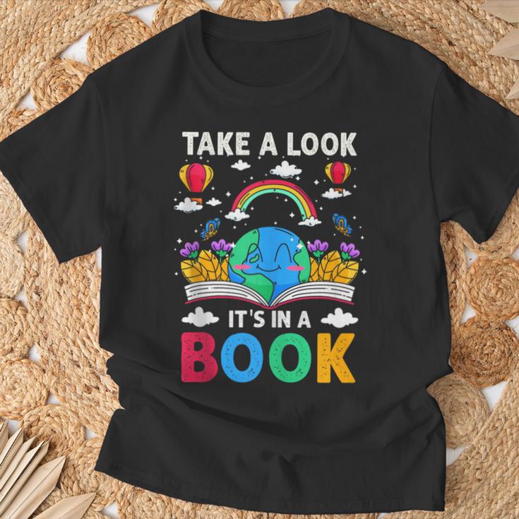 Take A Look It's In A Book Reading Vintage Retro Rainbow T-Shirt Gifts for Old Men