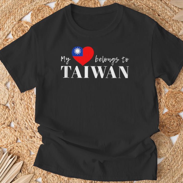 I Love Taiwan 国旗 台湾 台湾 プライド Roc 台北 ハート Tシャツ 高齢者への贈り物