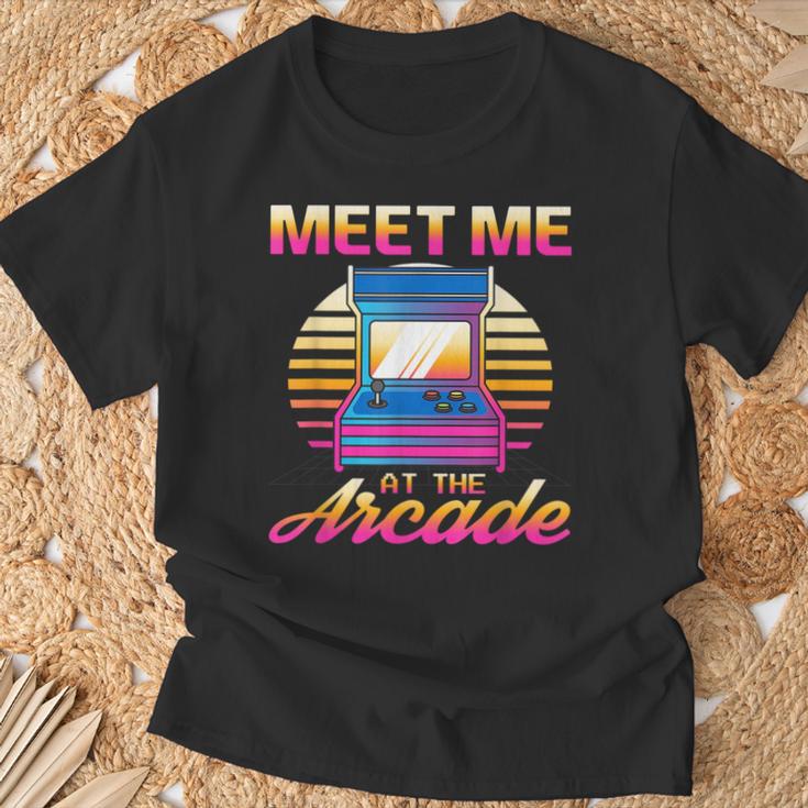 Meet Me At The Arcade Gameraporwave レトロビデオゲーム ゲーマービデオゲーム Tシャツ 高齢者への贈り物