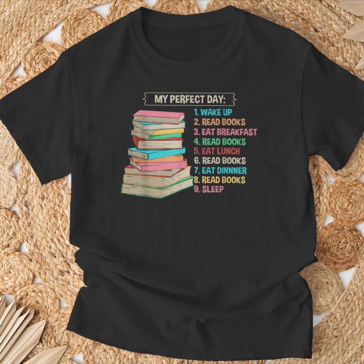 Novel Lover For a Bookworm T-Shirt Gifts for Old Men