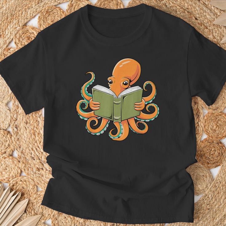 Octopus Reading Book Bookworm Librarian Women Men Kids T-Shirt Gifts for Old Men