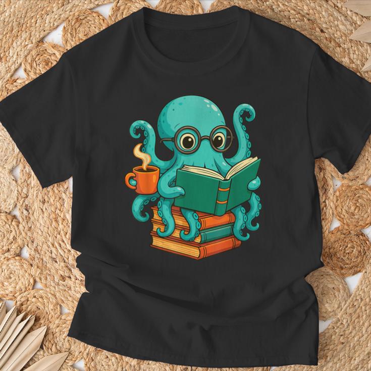 Octopus Reading Book Reading Bookworm Reader T-Shirt Gifts for Old Men Octopus Reading Book Reading Bookworm Reader T-Shirt Gifts for Old Men