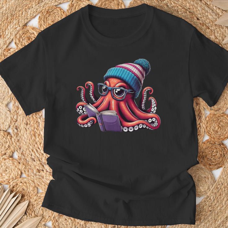 Octopus Reading Book Kraken Book Lover T-Shirt Gifts for Old Men