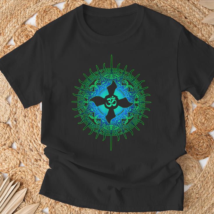 Om Psytrance Goa Psy Rave サイケデリックフェスティバルギフトアイデア Tシャツ 高齢者への贈り物