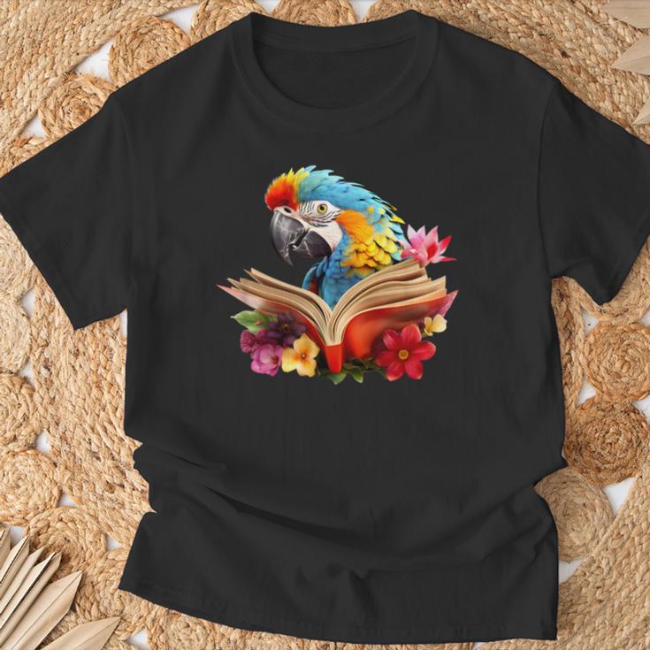 Parrot Reading Book T-Shirt Gifts for Old Men