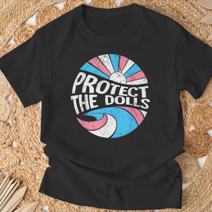 Protect The Dolls、トランスジェンダーlgbt、トランスジェンダーの権利 Tシャツ 高齢者への贈り物