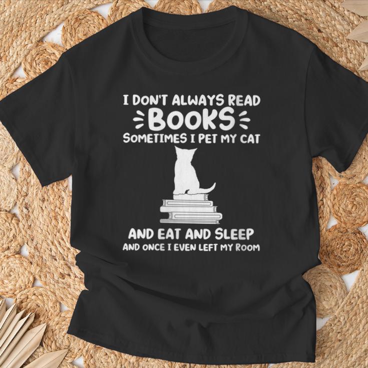 I Read Books & Pet My Cat Books & Cats T-Shirt Gifts for Old Men