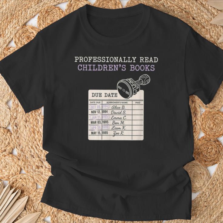 Still Read Childrens Books Librarian Teacher Reader T-Shirt Gifts for Old Men Still Read Childrens Books Librarian Teacher Reader T-Shirt Gifts for Old Men
