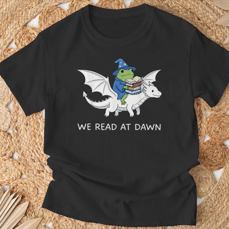 We Read At Dawn Bookish Frog Wizard Reading T-Shirt Gifts for Old Men