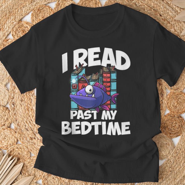 I Read Past My Bedtime Book Bookworm T-Shirt Gifts for Old Men