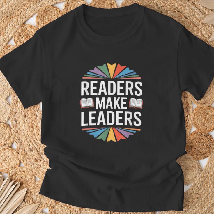 Readers Make Leaders Saying Book Lovers T-Shirt Gifts for Old Men Readers Make Leaders Saying Book Lovers T-Shirt Gifts for Old Men