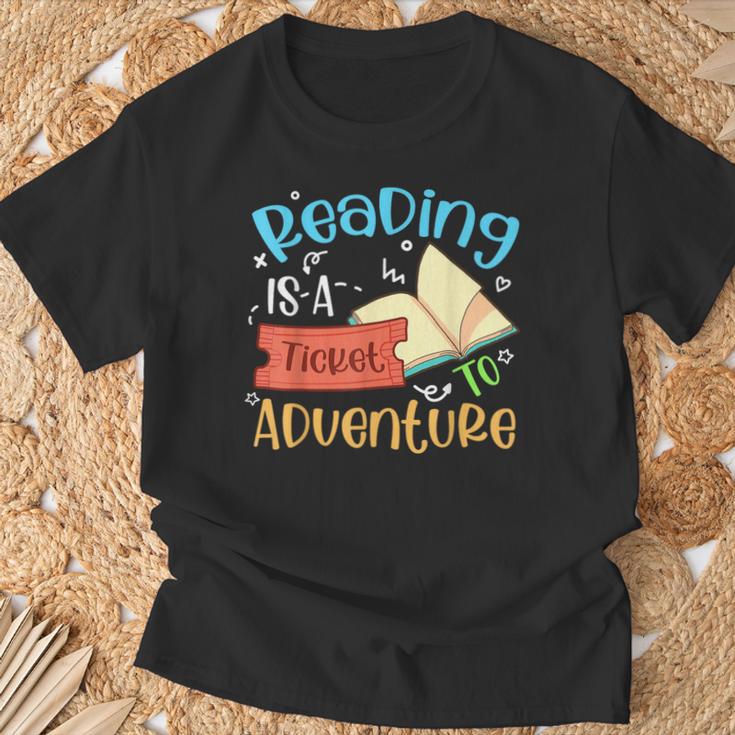 Reading Adventure Librarian Bookworm Book Lover T-Shirt Gifts for Old Men