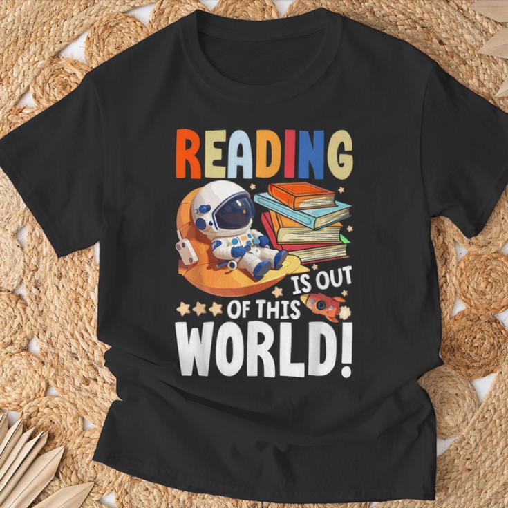 Reading Space Exploration Book Astronomy Lover Bookworm T-Shirt Gifts for Old Men