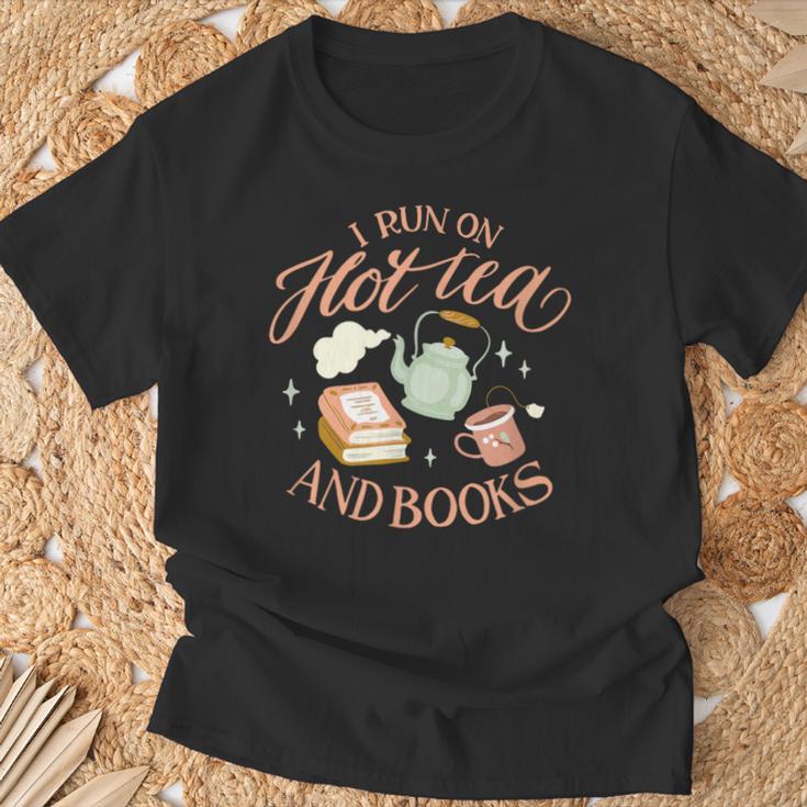 I Run ON HOT Tea & Books Reader Reading Meme T-Shirt Gifts for Old Men I Run ON HOT Tea & Books Reader Reading Meme T-Shirt Gifts for Old Men