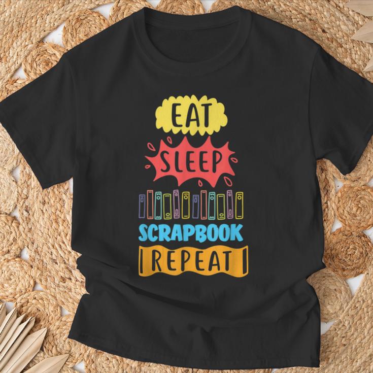 Scrapbooking Humor Crafty Scrap Book Lover T-Shirt Gifts for Old Men