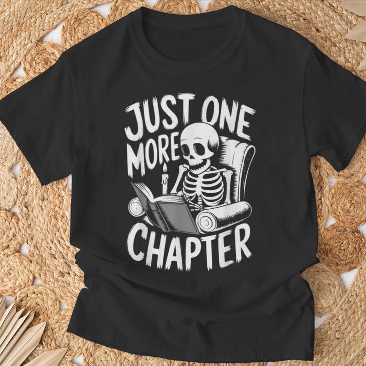 Skeleton Reading Book Halloween Just One More Chapter T-Shirt Gifts for Old Men